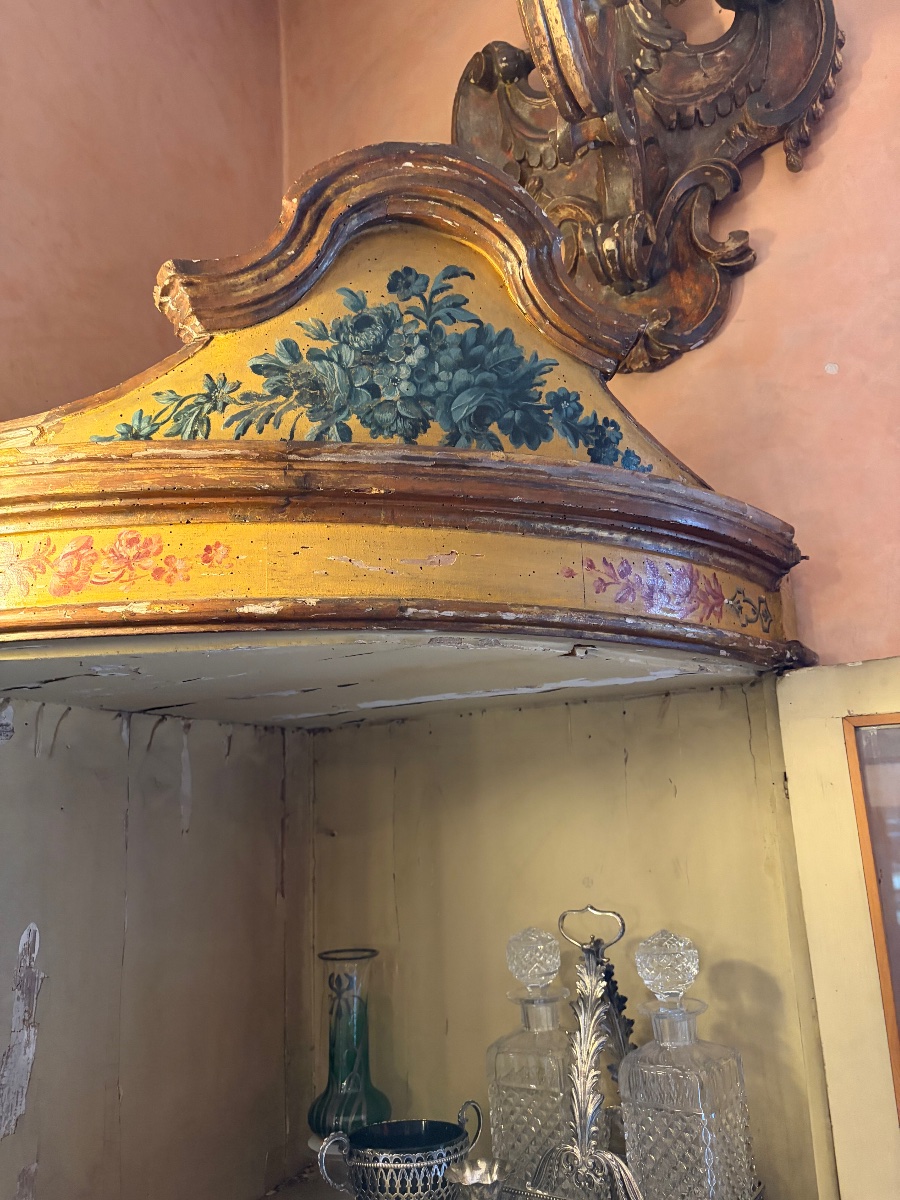 Armoire d'angle laquée et décorée de Gênes, XVIIIe siècle-photo-3