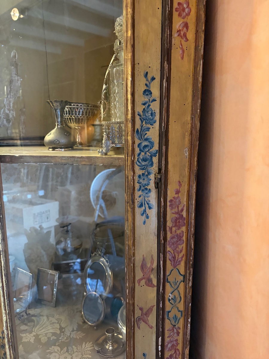 Armoire d'angle laquée et décorée de Gênes, XVIIIe siècle-photo-5