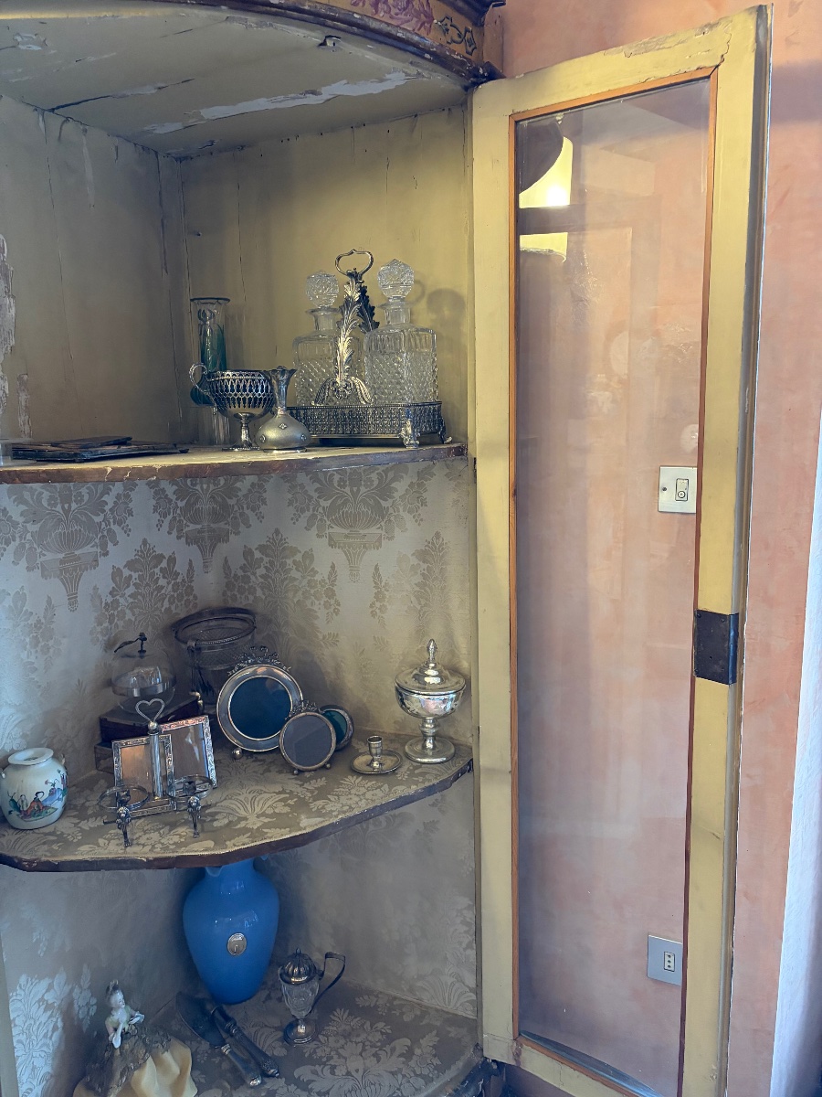 Armoire d'angle laquée et décorée de Gênes, XVIIIe siècle-photo-6
