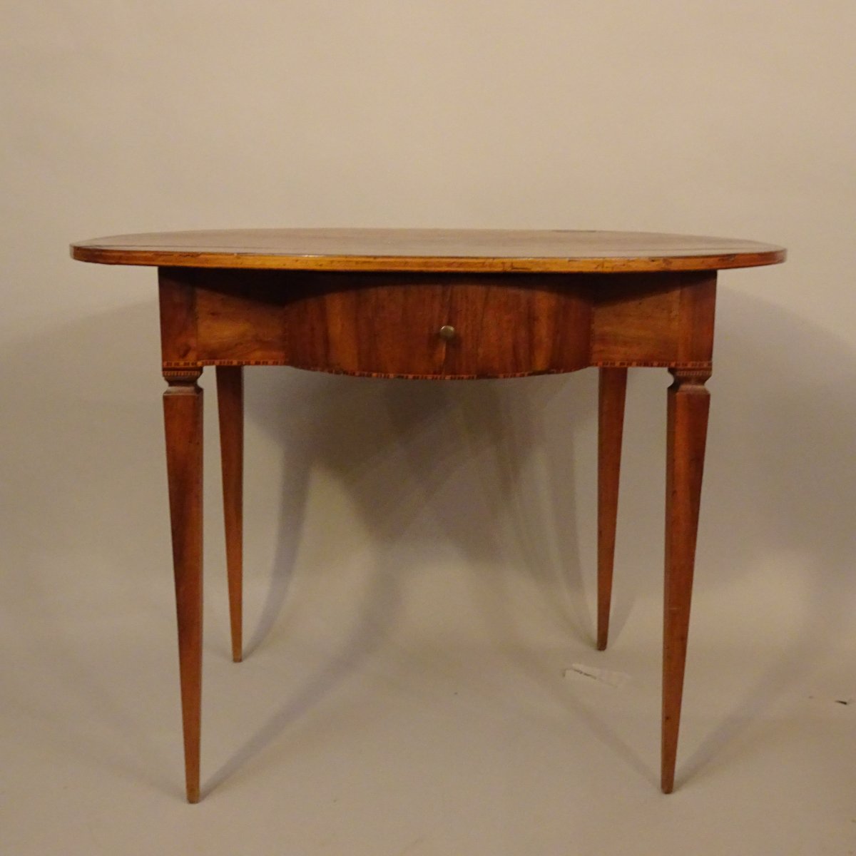 Table ovale Louis XVI de Toscane, XVIIIe siècle