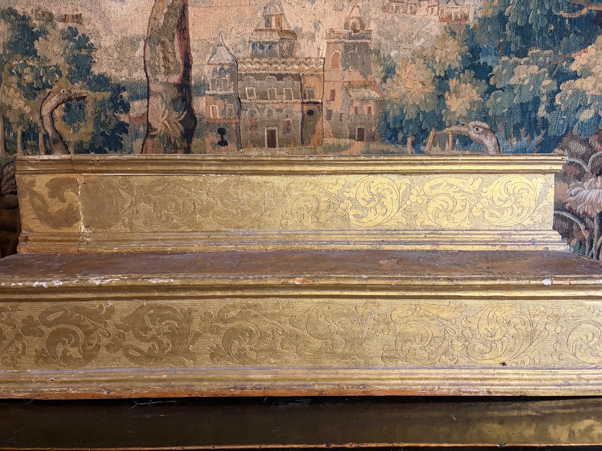 Degrés d'autel en bois doré, Marche, XVIIe siècle.-photo-3