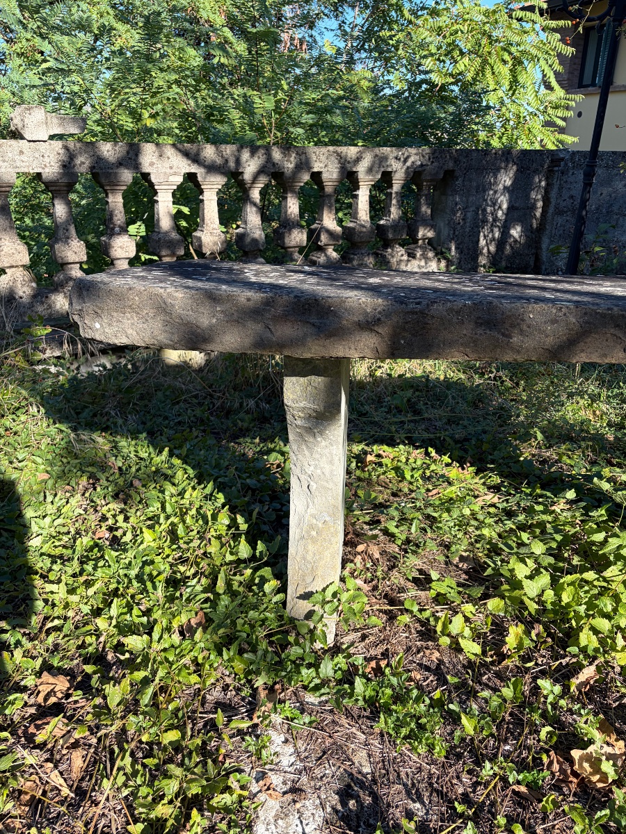 Table en pierre, fin du XIXe - début du XXe siècle-photo-1