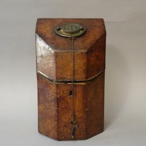 Coffret à couverts en cuir du XVIIIe siècle