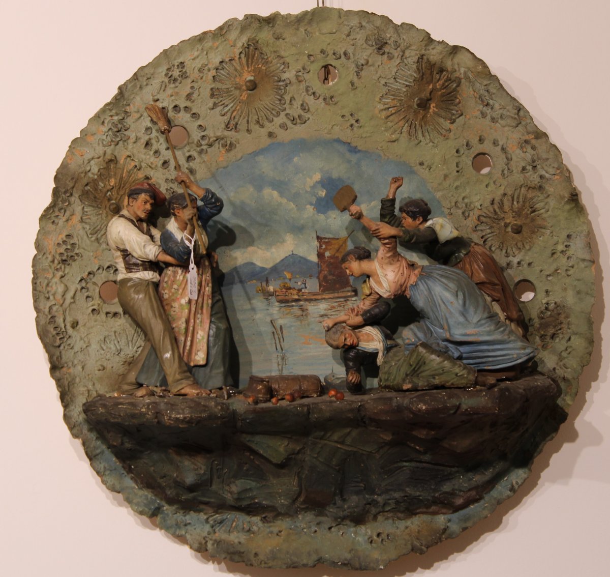 Assiette En Terre Cuite Polychrome Scène De Naples Du 19ème Siècle