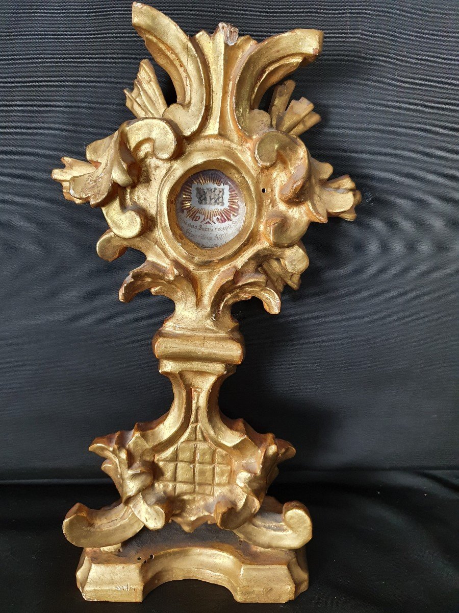 Reliquaire Du XIXe Siècle En Bois Doré
