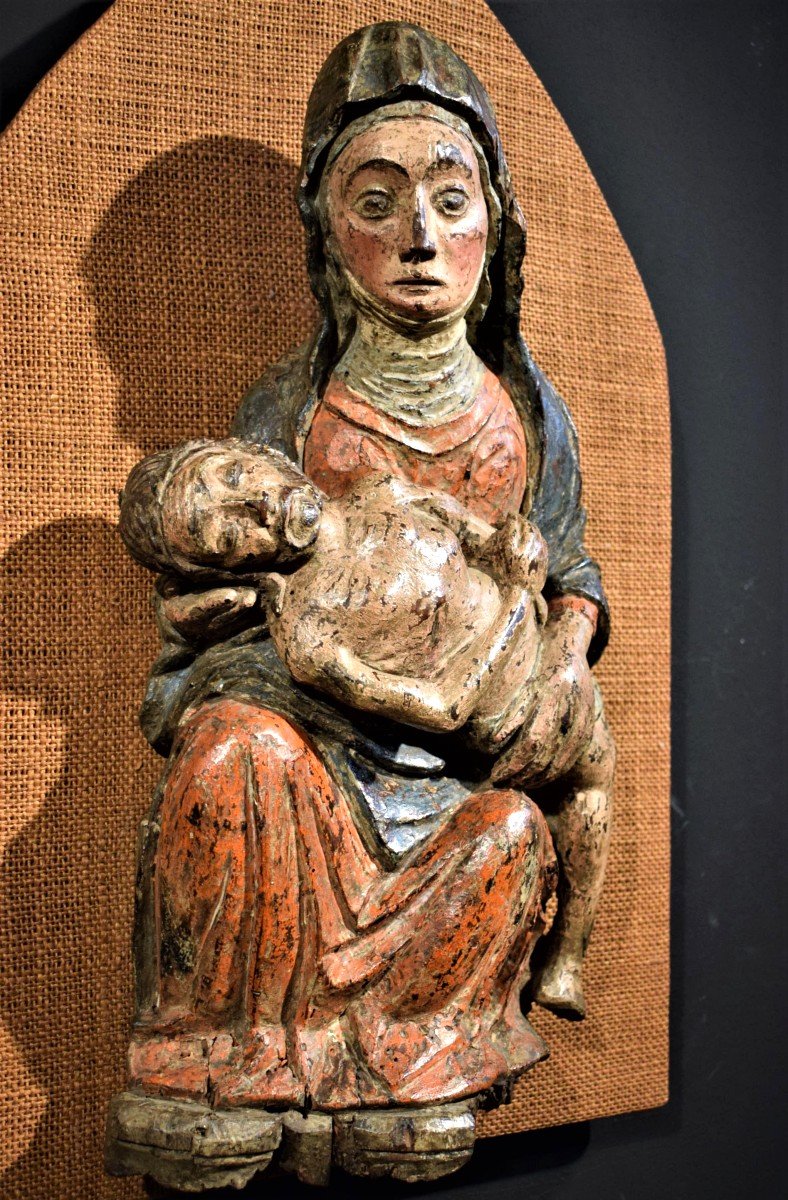  Pietà - Sculpture en bois polychrome - début du XVe siècle, bas moyen age