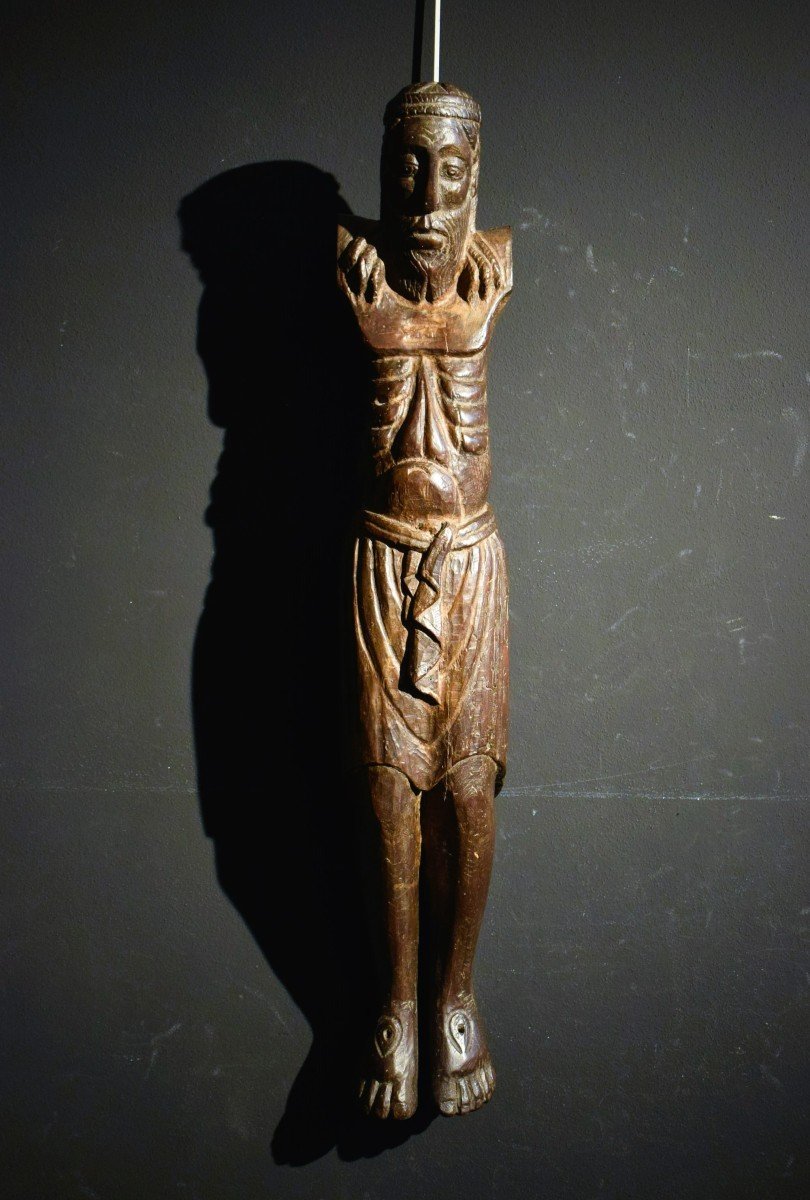 Christ crucifié - Sculpture en bois à patine foncée de style Médiéval-photo-4