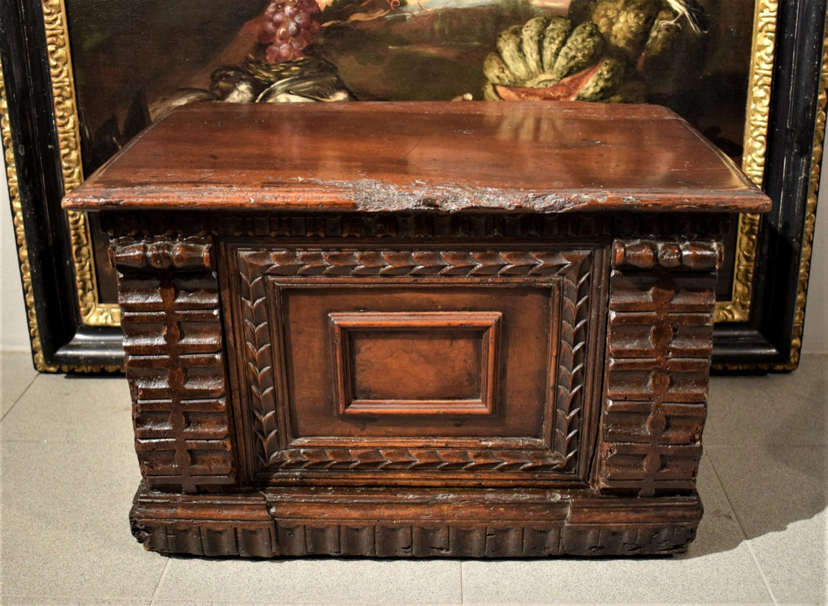 Petit coffre en noyer - Renaissance italienne.  Fin du XVIe siècle-photo-2
