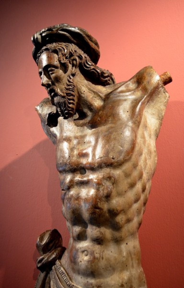 16th Century Christ Crucified In Walnut-photo-3
