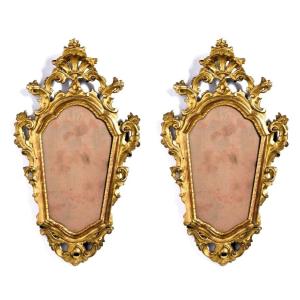 Paire de petits miroirs Louis Xv dorés - Venise,  XVIIIe siècle