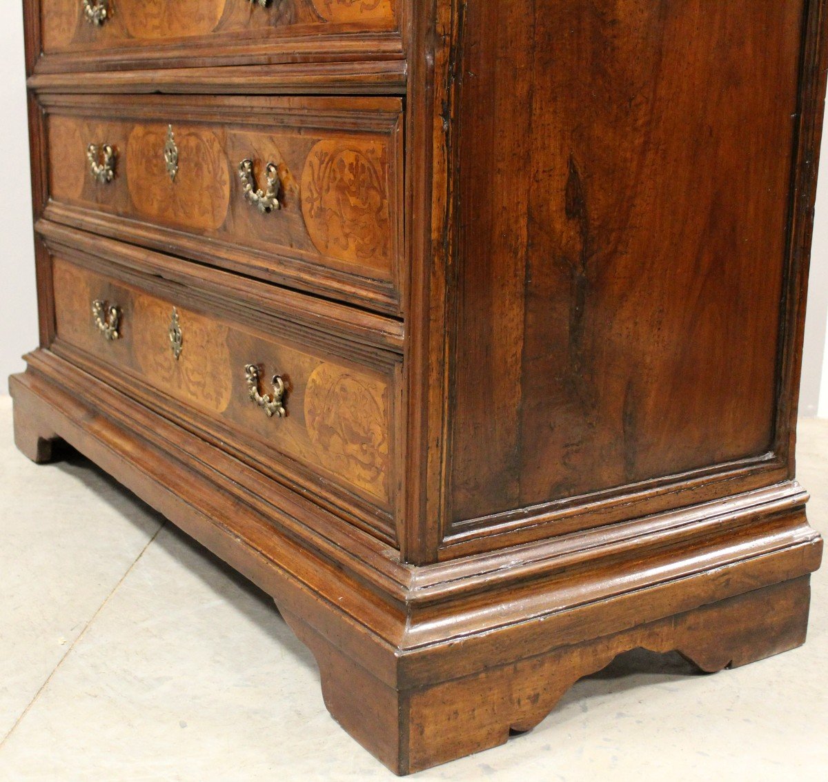 Antique Dresser Chest Of Drawers Canterano In Walnut Inlaid – Italy 18th-photo-4