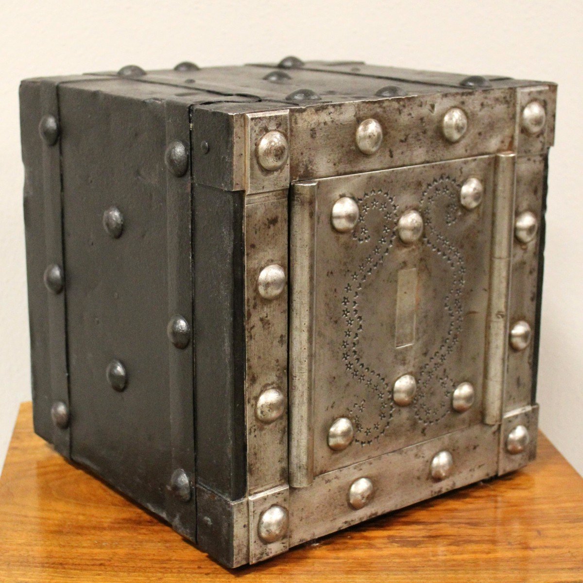 Antique Studded Safe Strongbox – Italy 19th-photo-2