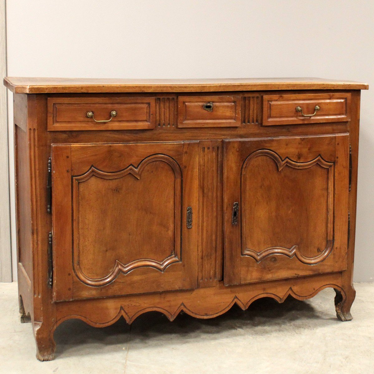 Antique Louis XV Sideboard Dresser Cabinet Cupboard Buffet In Walnut And Cherrywood – 18th