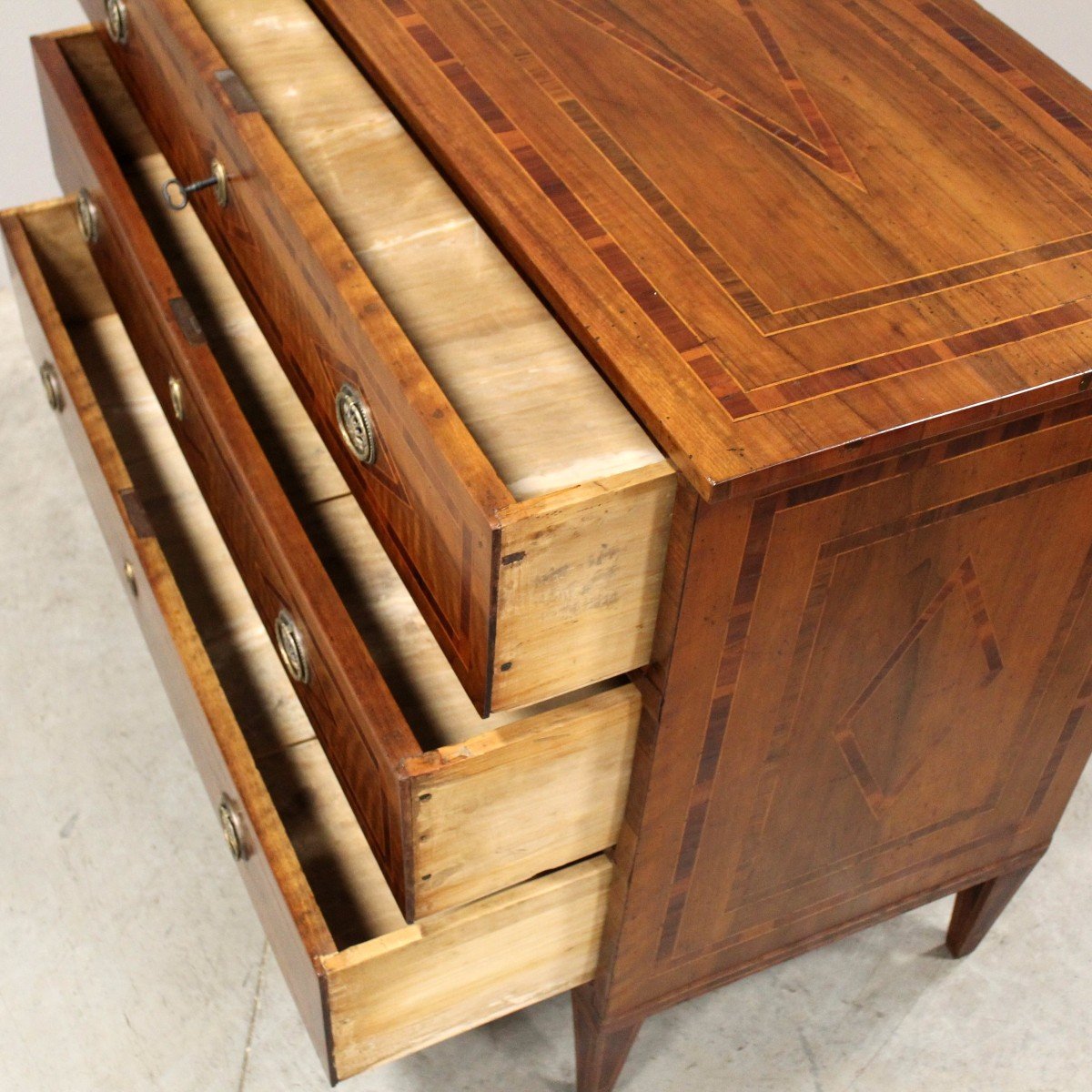 Antique Chest Of Drawers Dresser In Walnut And Marquetry - Italy 18th Tarsia Rolo-photo-6