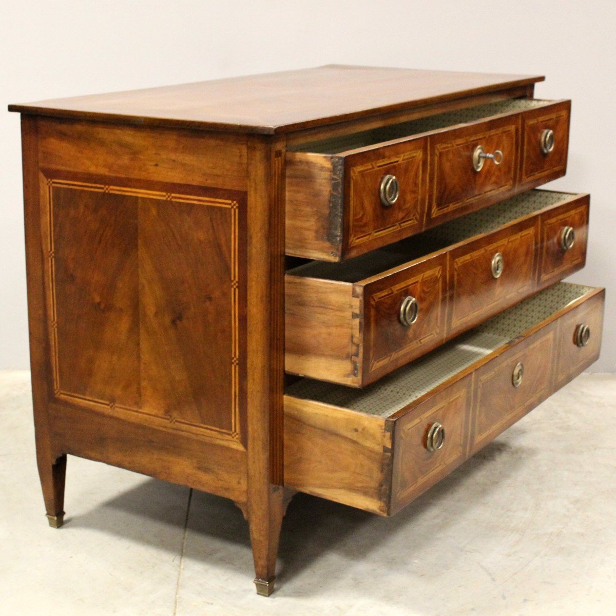 Ancien Commode d'époque Louis XVI en noyer merisier et marqueterie - 18ème-photo-1