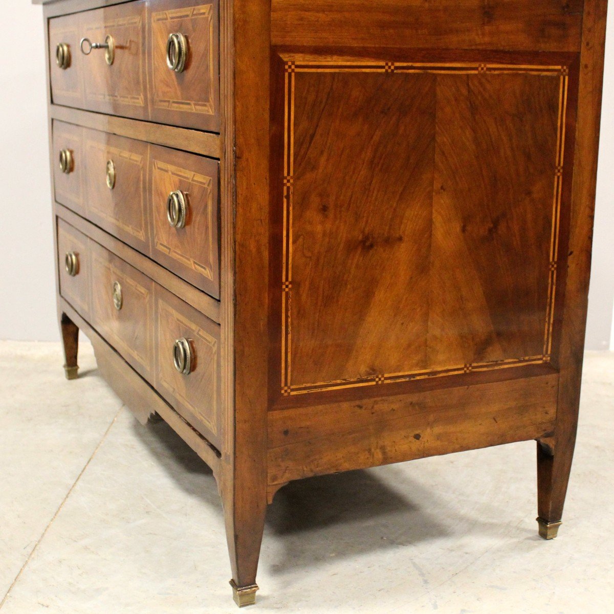 Ancien Commode d'époque Louis XVI en noyer merisier et marqueterie - 18ème-photo-6
