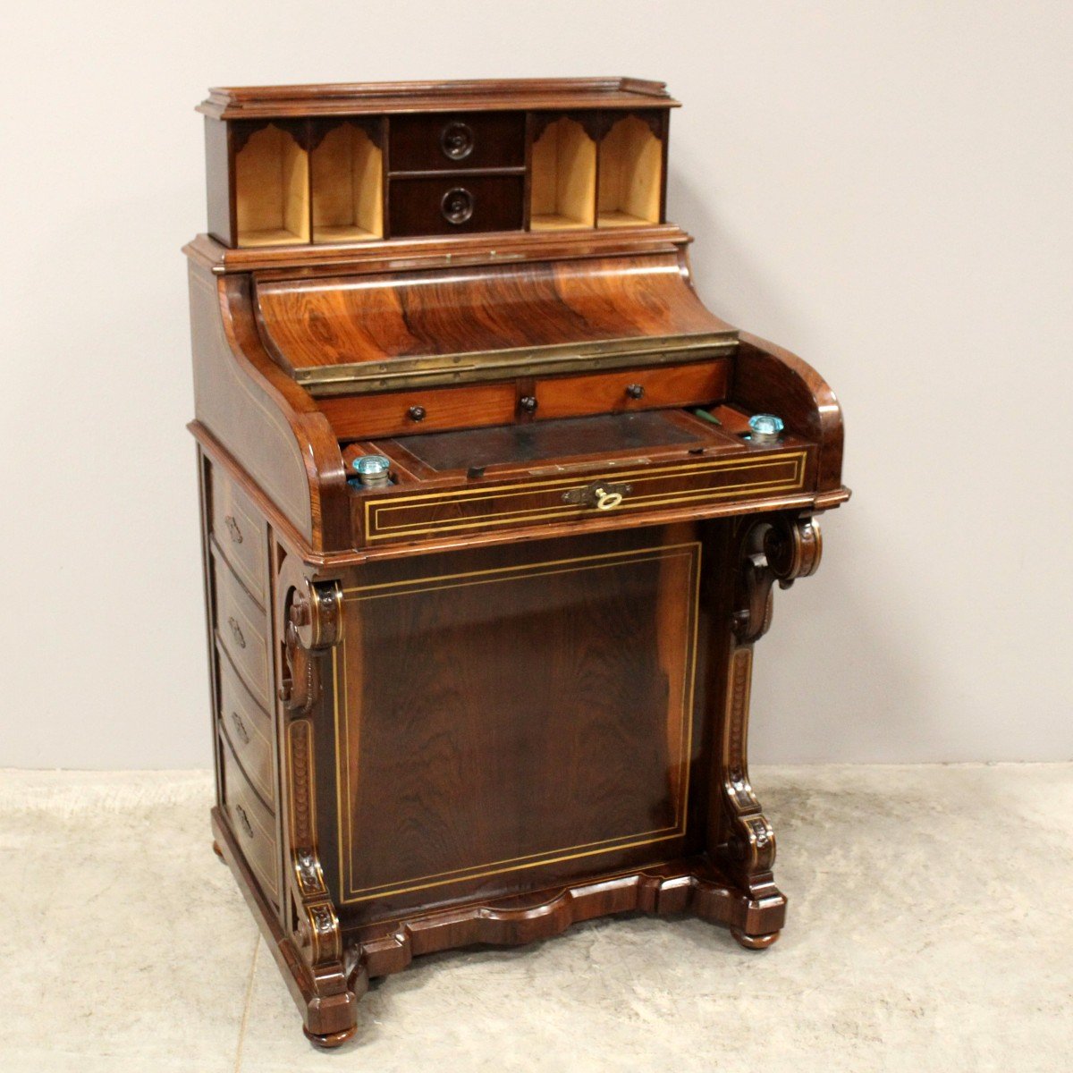 Ancien Davenport Bureau en palissandre et marqueterie de laiton - Anglais 19ème