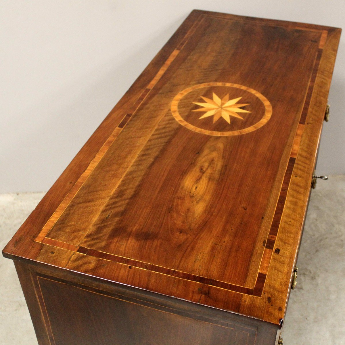 Ancien commode d'époque Louis XVI en noyer et marqueterie Rolo - Italie 18ème-photo-1