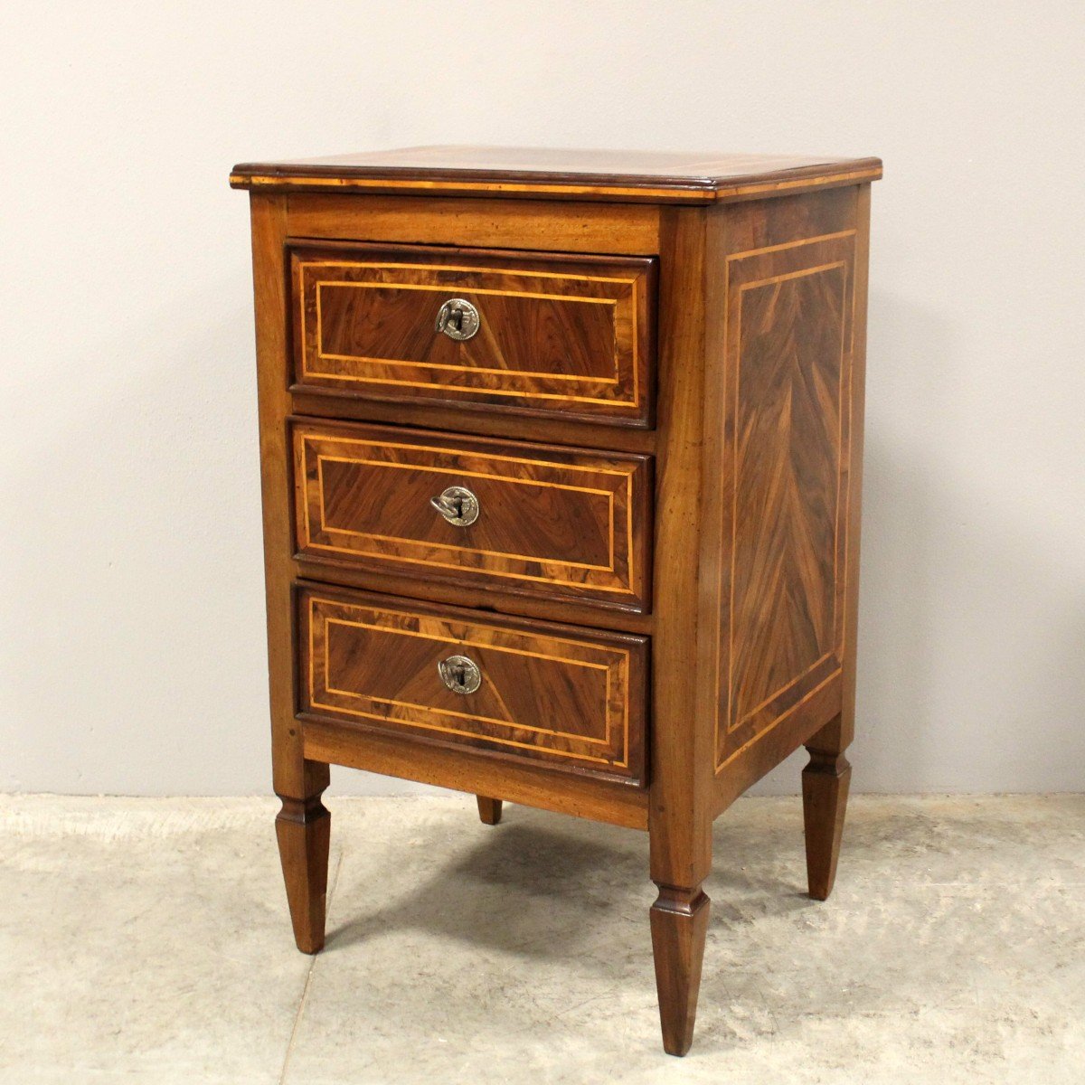 Antique Louis XVI Chest Of Drawers Cabinet In Walnut And Marquetry – Italy 18th
