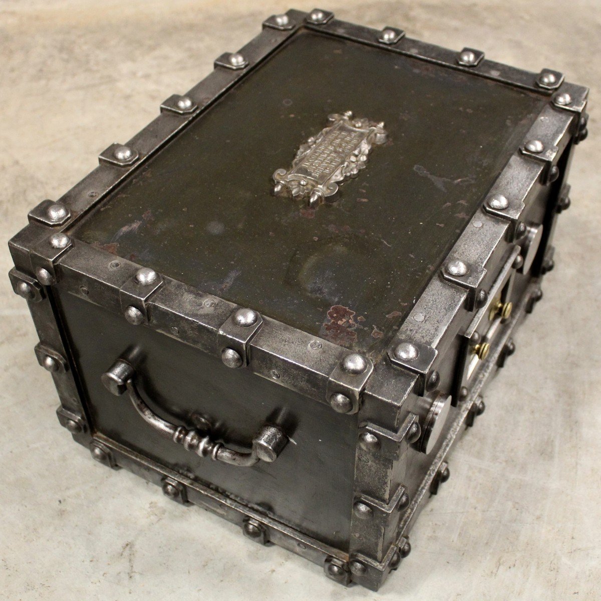 Antique Travel Safe Strongbox - Bauche -photo-3