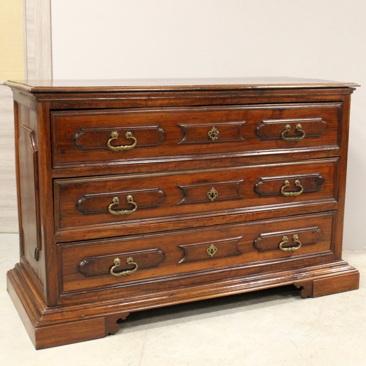 Antique Dresser Chest Of Drawers Canterano In Walnut – Italy 17th