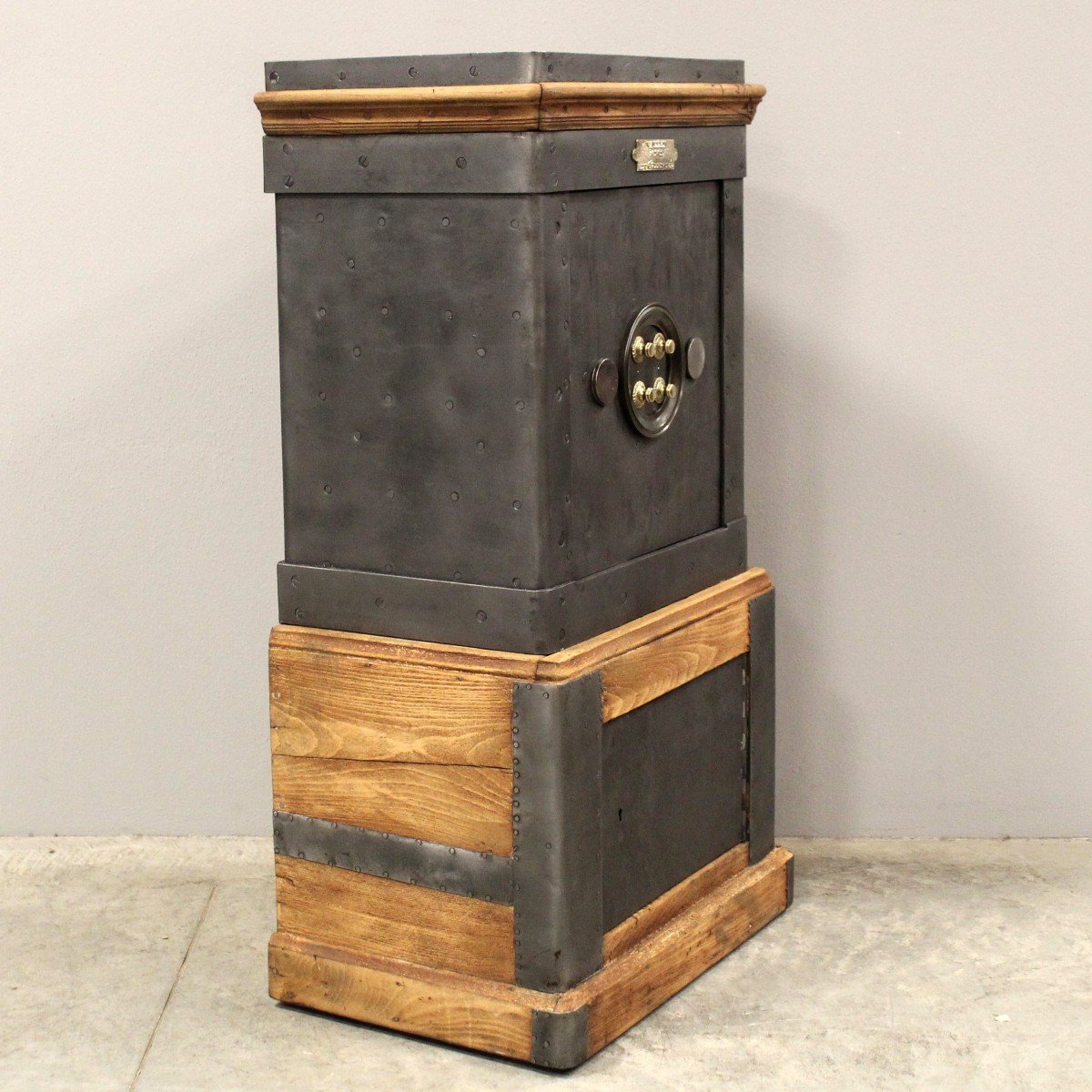 Antique Safe Strongbox-photo-3