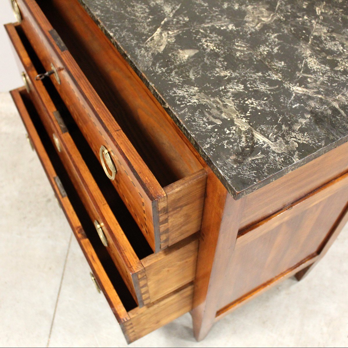 Antique Louis XVI Chest Of Drawers In Walnut And Marquetry - 18th-photo-6