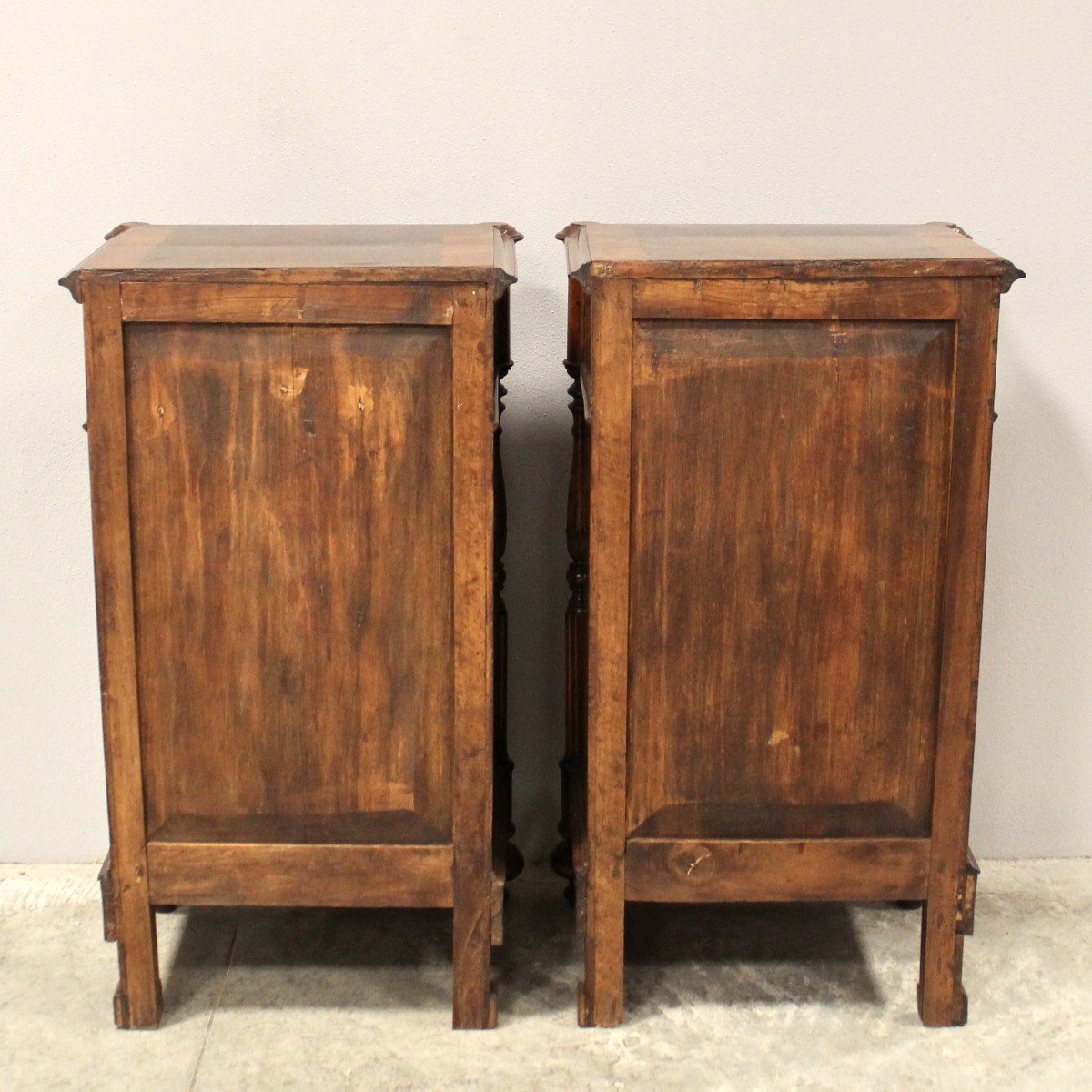 Ancien paire de tables de chevets d'époque Louis Philippe en noyer - Italie 19ème-photo-5