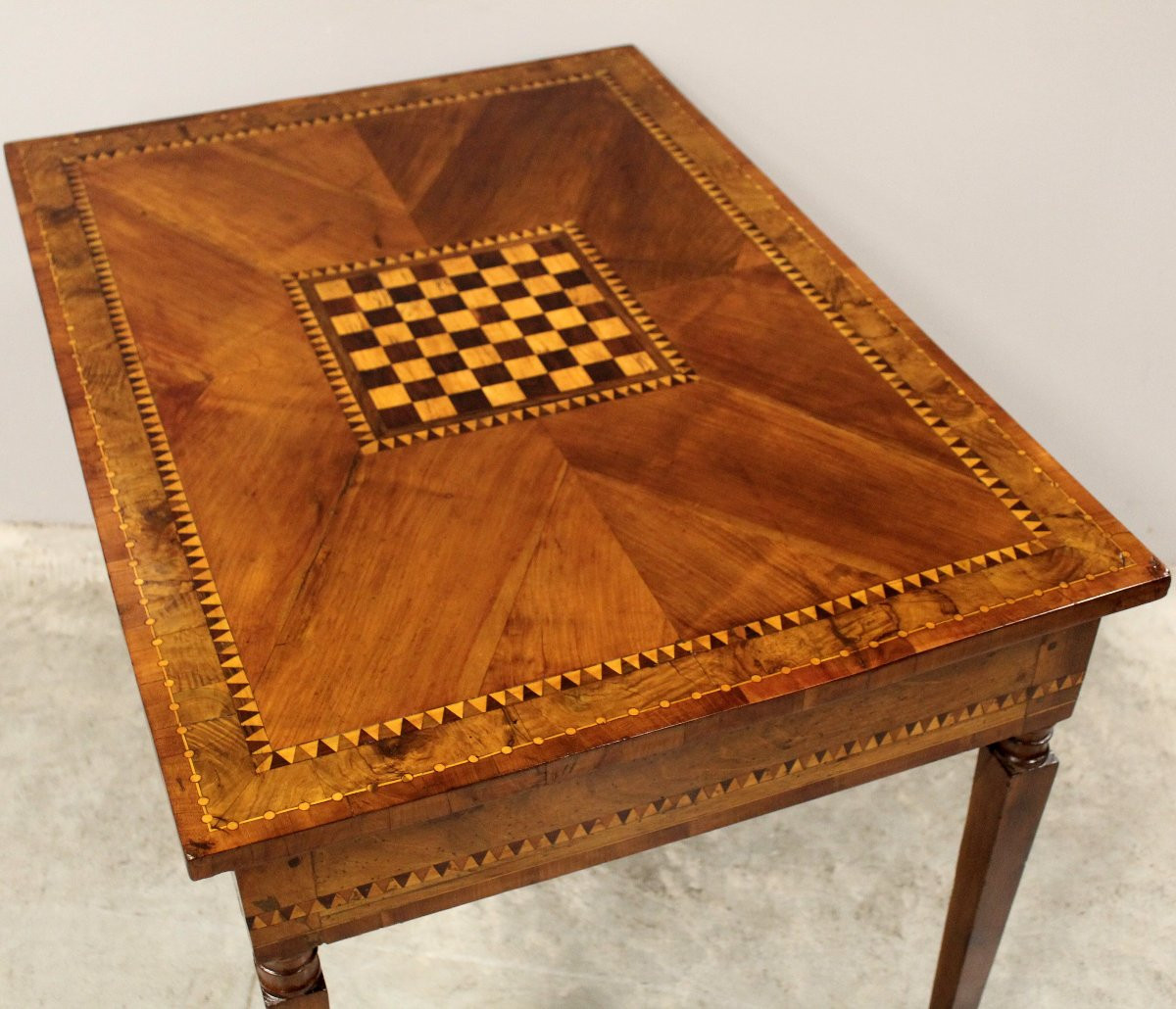 Ancien table à écrire bureau d'époque Louis XVI en noyer et marqueterie - Italie 18ème-photo-5