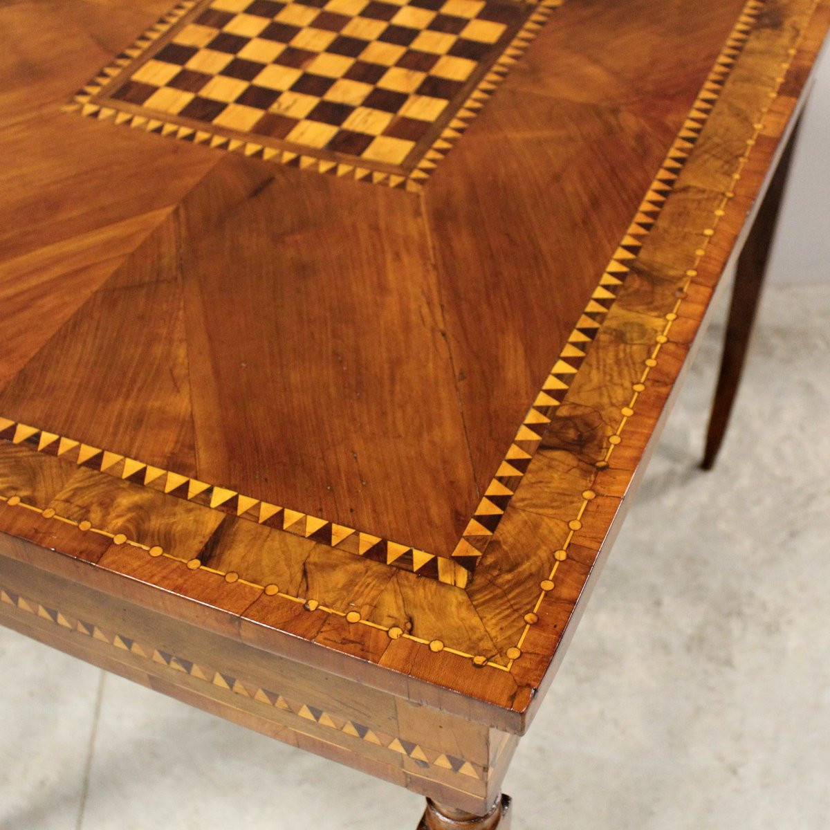 Ancien table à écrire bureau d'époque Louis XVI en noyer et marqueterie - Italie 18ème-photo-6