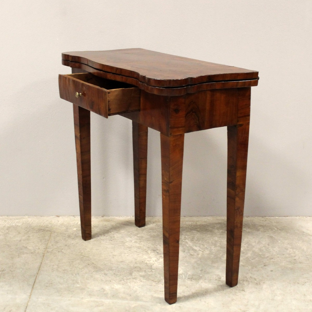 Ancien console table à jeux en noyer et marqueterie - Italie 18ème-photo-3