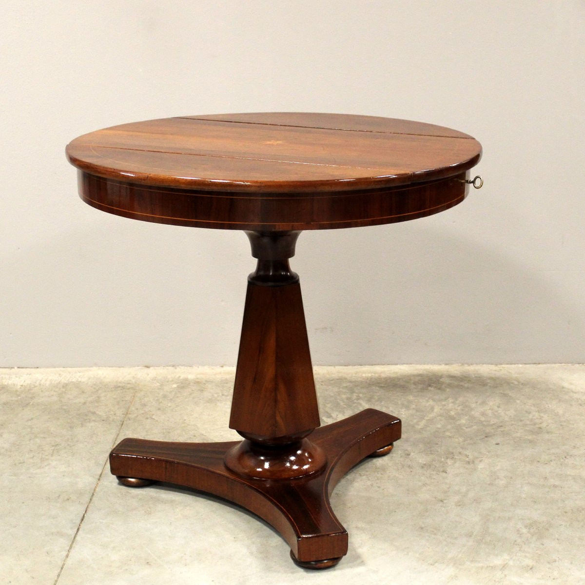 Ancien table ronde d'époque Charles X en noyer et marqueterie - Italie 19ème-photo-1