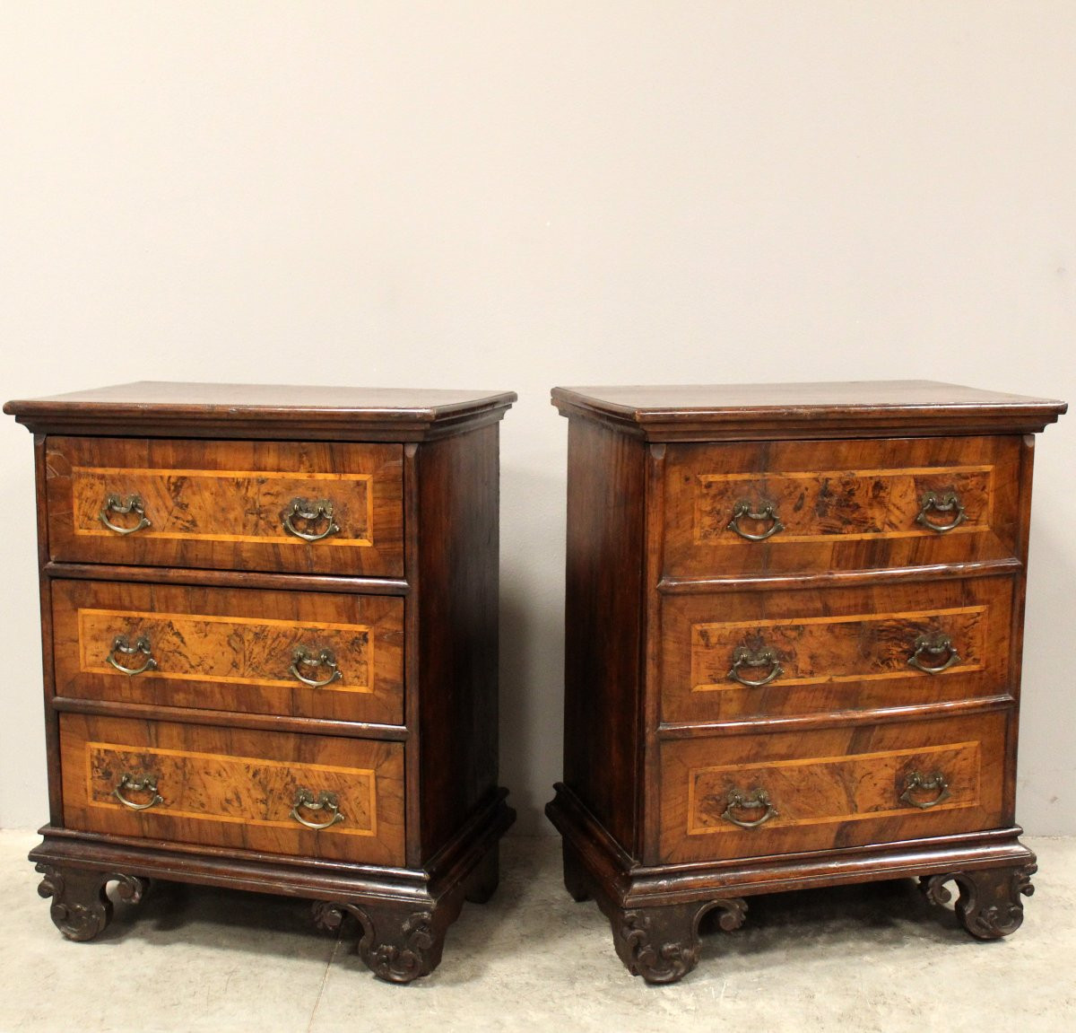 Antique Pair Of Louis XV Cabinet Bedsides Tables In Walnut – Italy 18th-photo-2