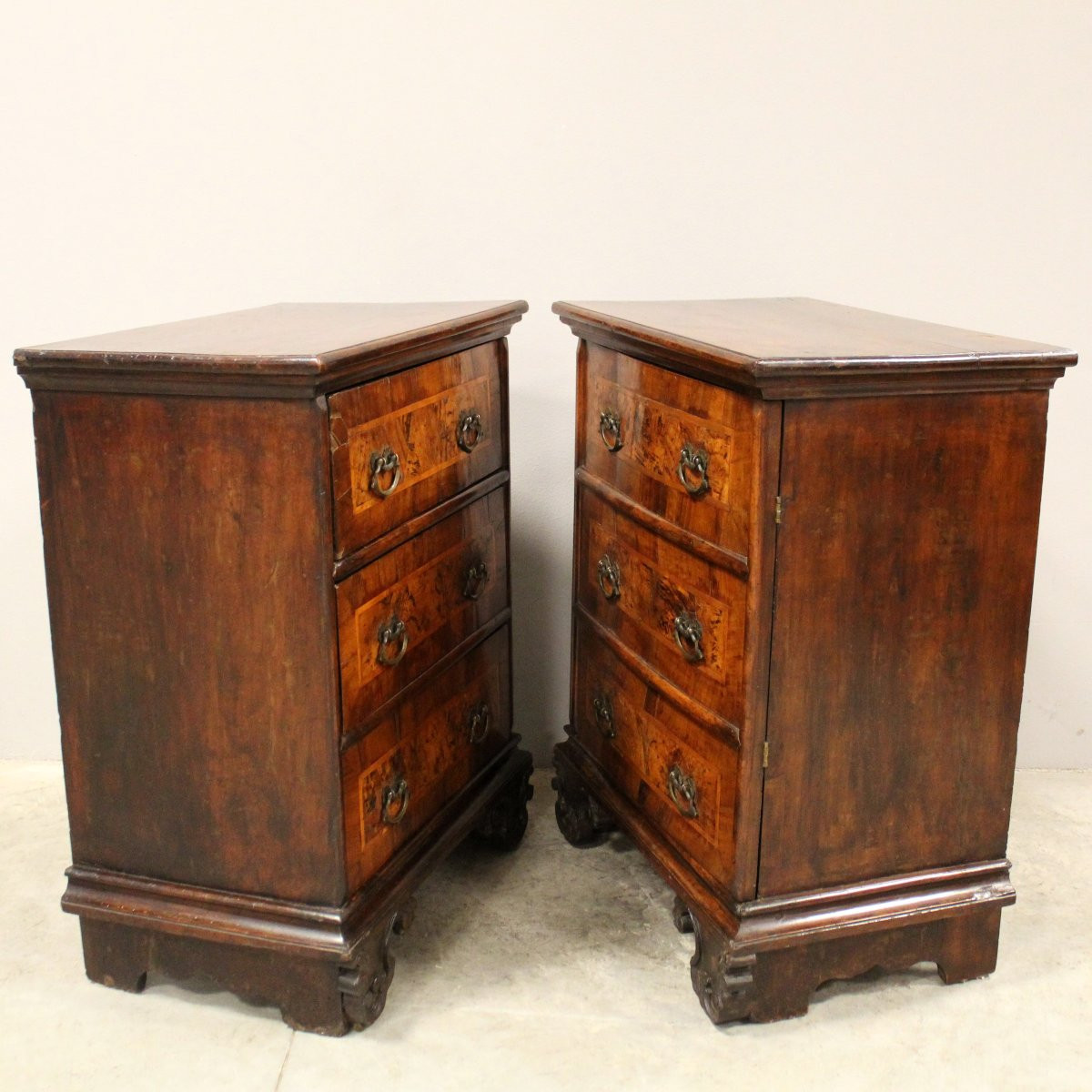 Antique Pair Of Louis XV Cabinet Bedsides Tables In Walnut – Italy 18th-photo-4