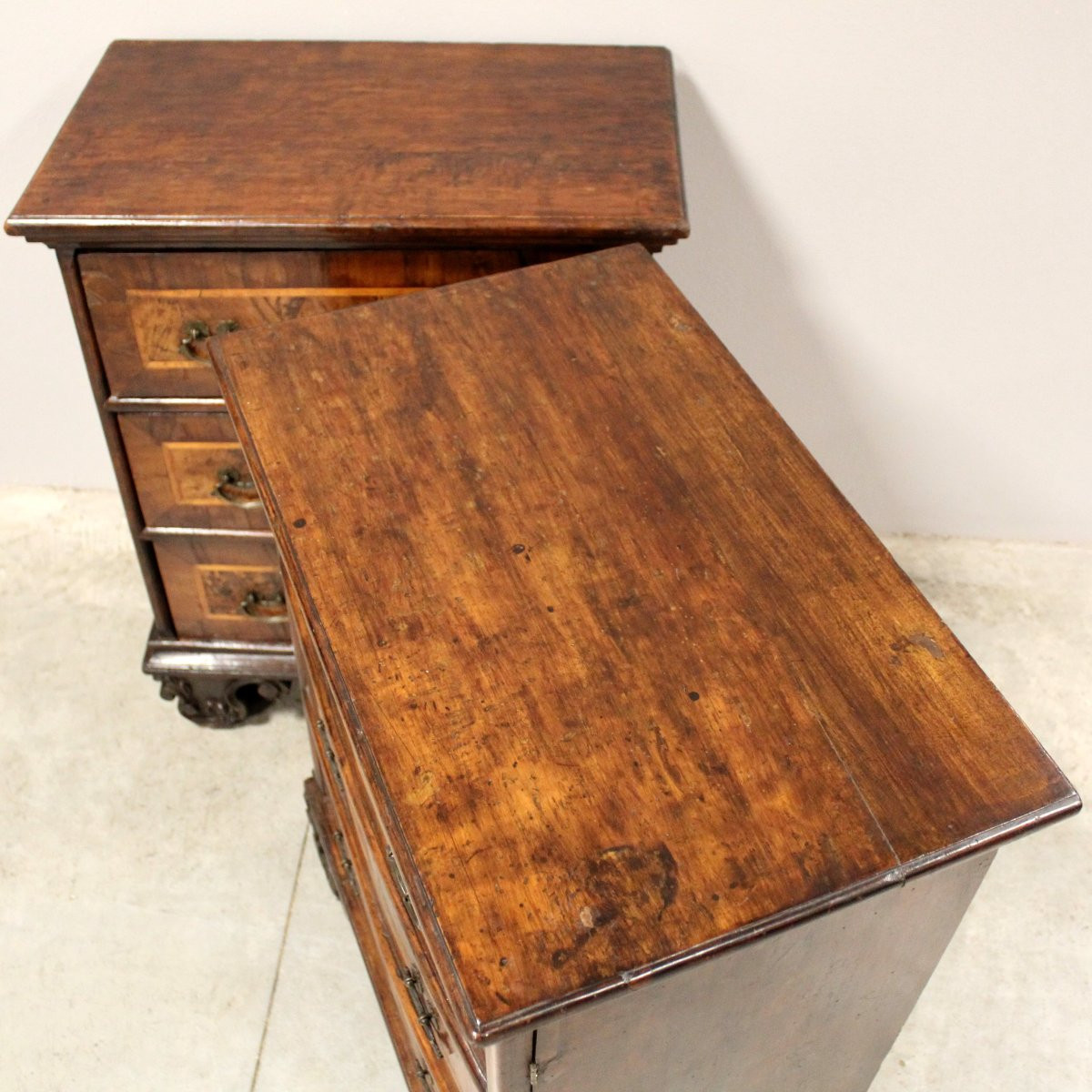 Antique Pair Of Louis XV Cabinet Bedsides Tables In Walnut – Italy 18th-photo-5