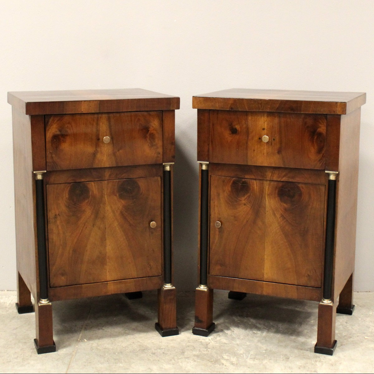 Antique Pair Of Empire Bedsides Nightstands Tables In Walnut - Italy 19th