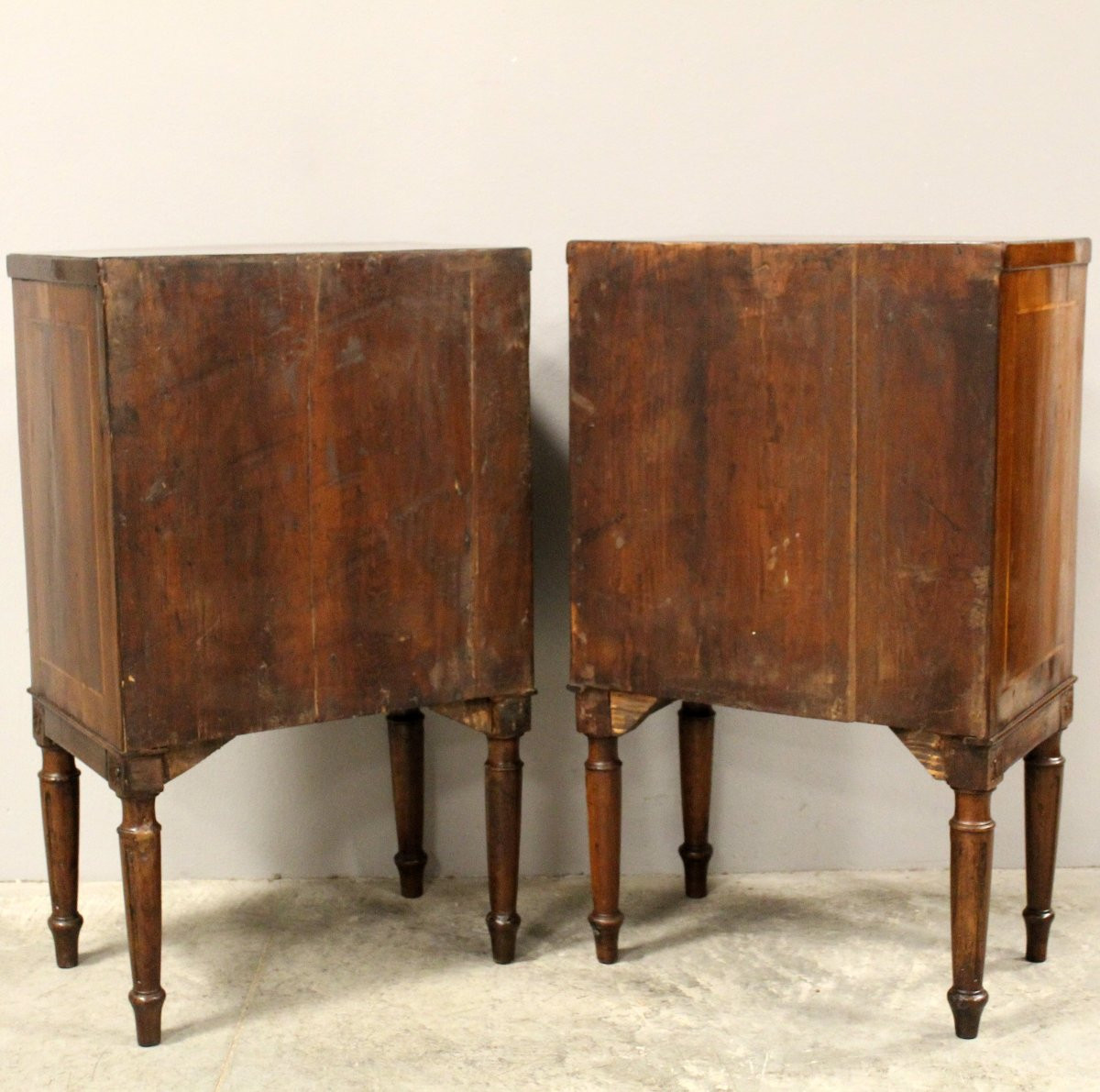 Ancien paire de tables de chevets d'époque Louis XVI en noyer et marqueterie - Italie 18ème-photo-8