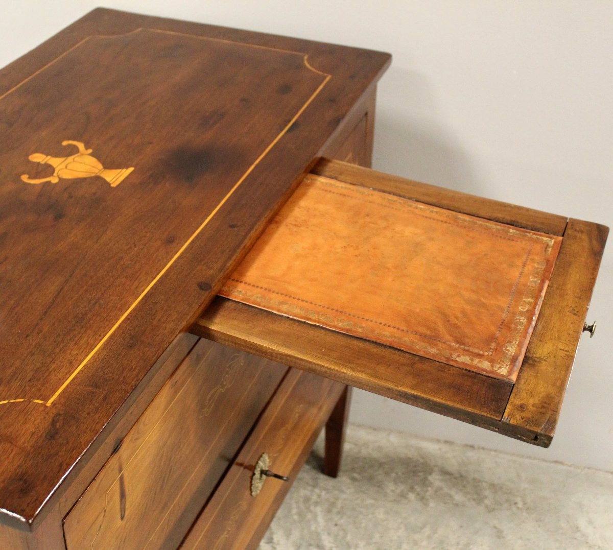 Antique Louis XVI Chest Of Drawers In Walnut And Marquetry - Italy 18th-photo-4