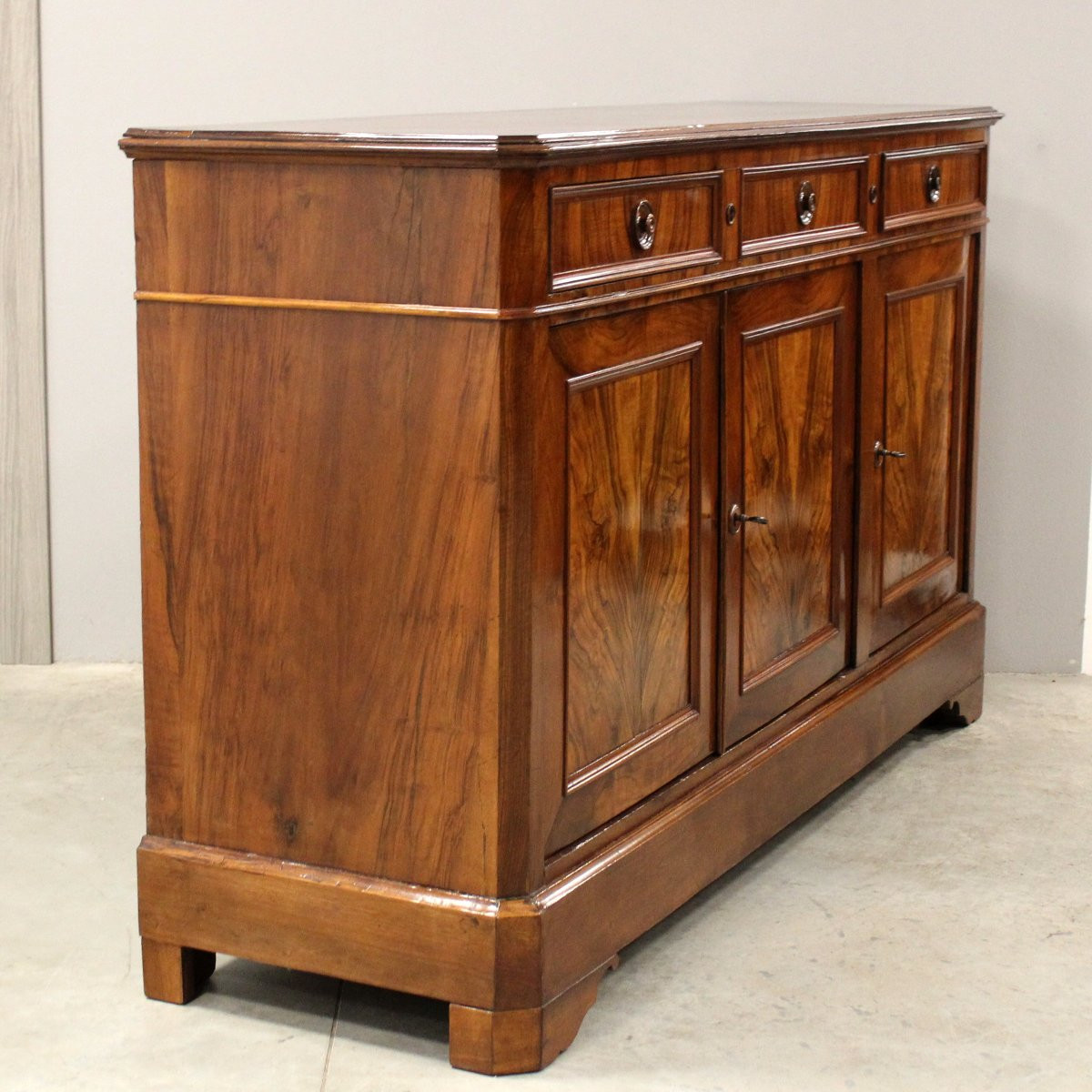 Antique Louis Philippe 3-doors Sideboard Dresser Cabinet Cupboard Buffet In Walnut - 19th-photo-2