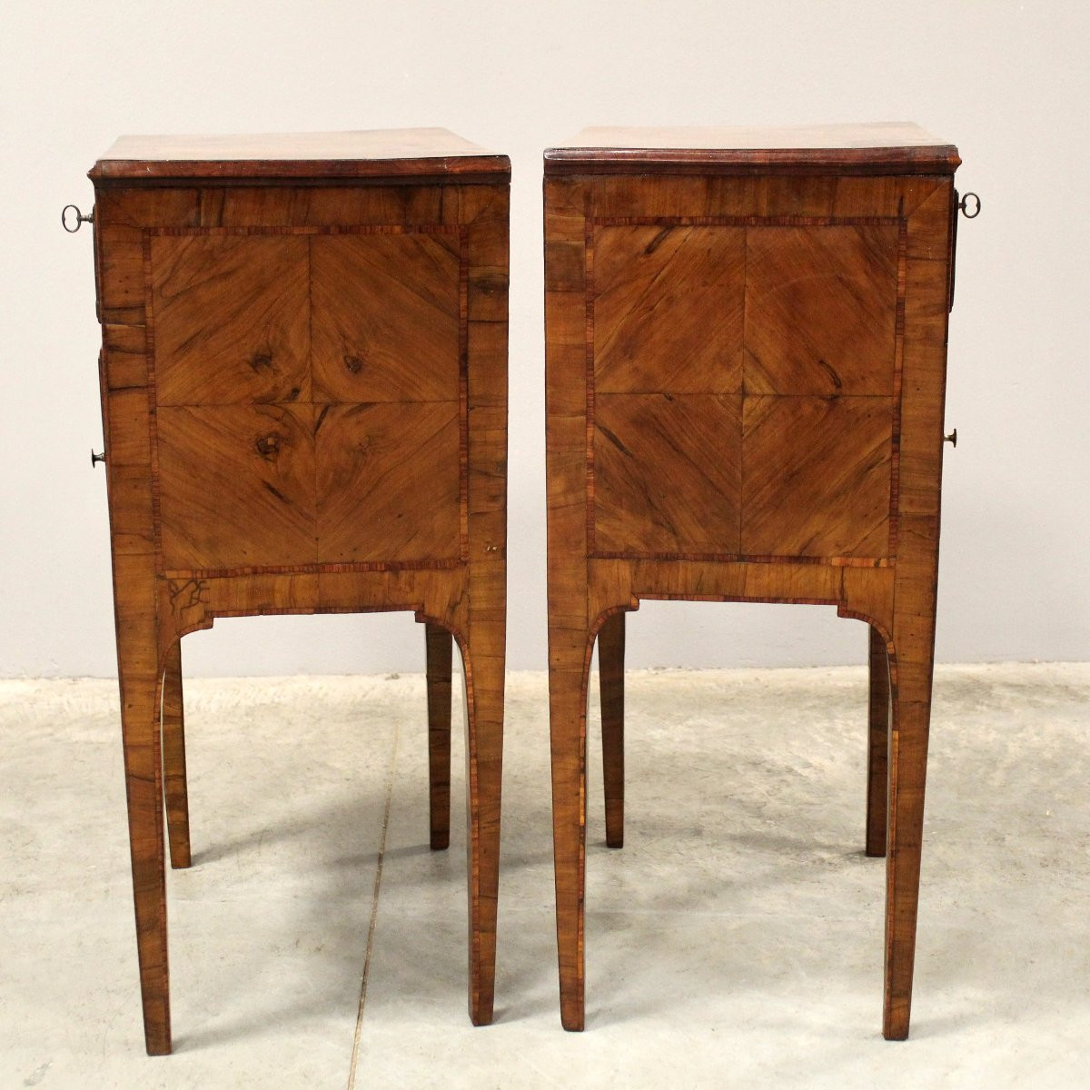 Ancien paire de tables de chevets d'époque Louis XVI en merisier et marqueterie - Italie 18ème-photo-3