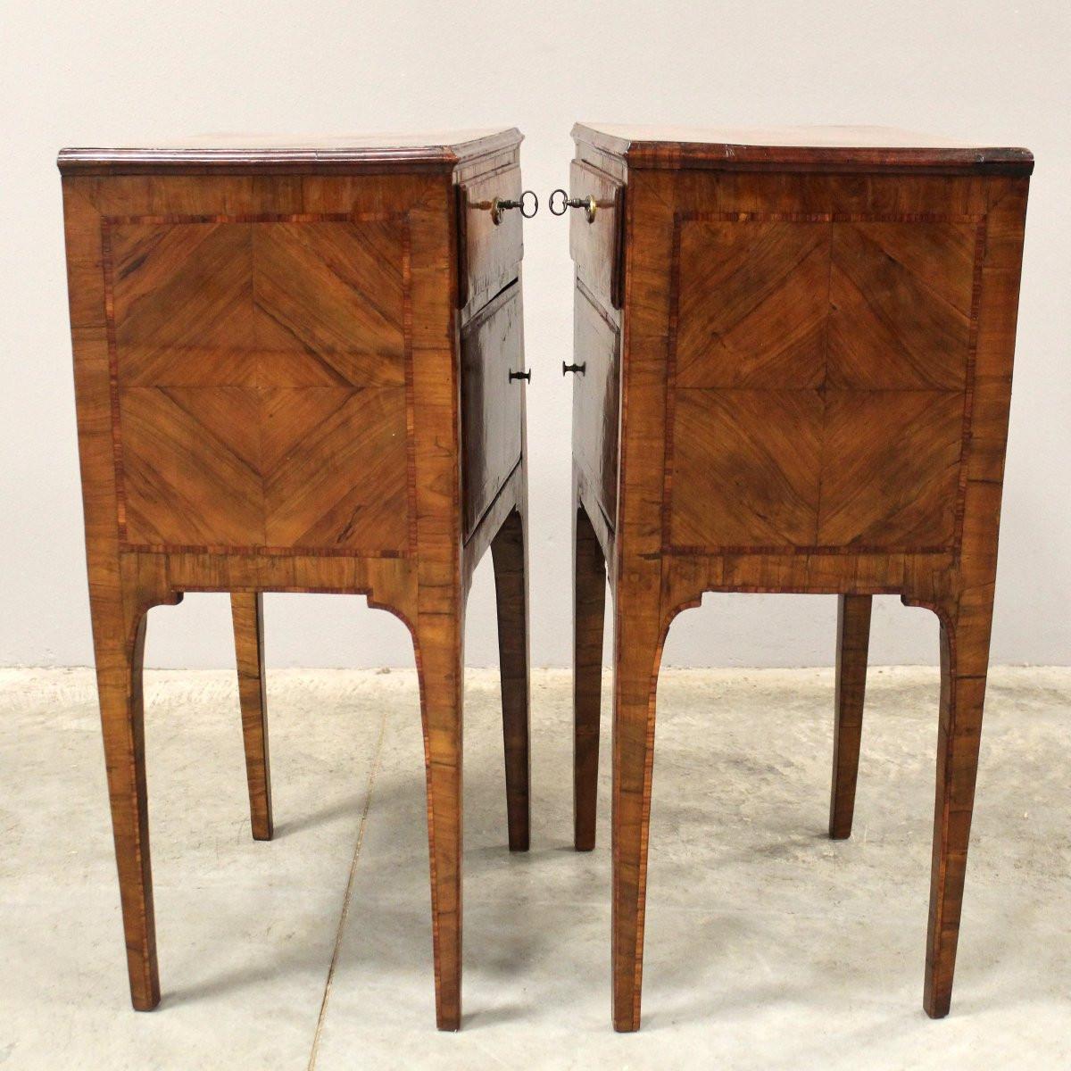 Ancien paire de tables de chevets d'époque Louis XVI en merisier et marqueterie - Italie 18ème-photo-4