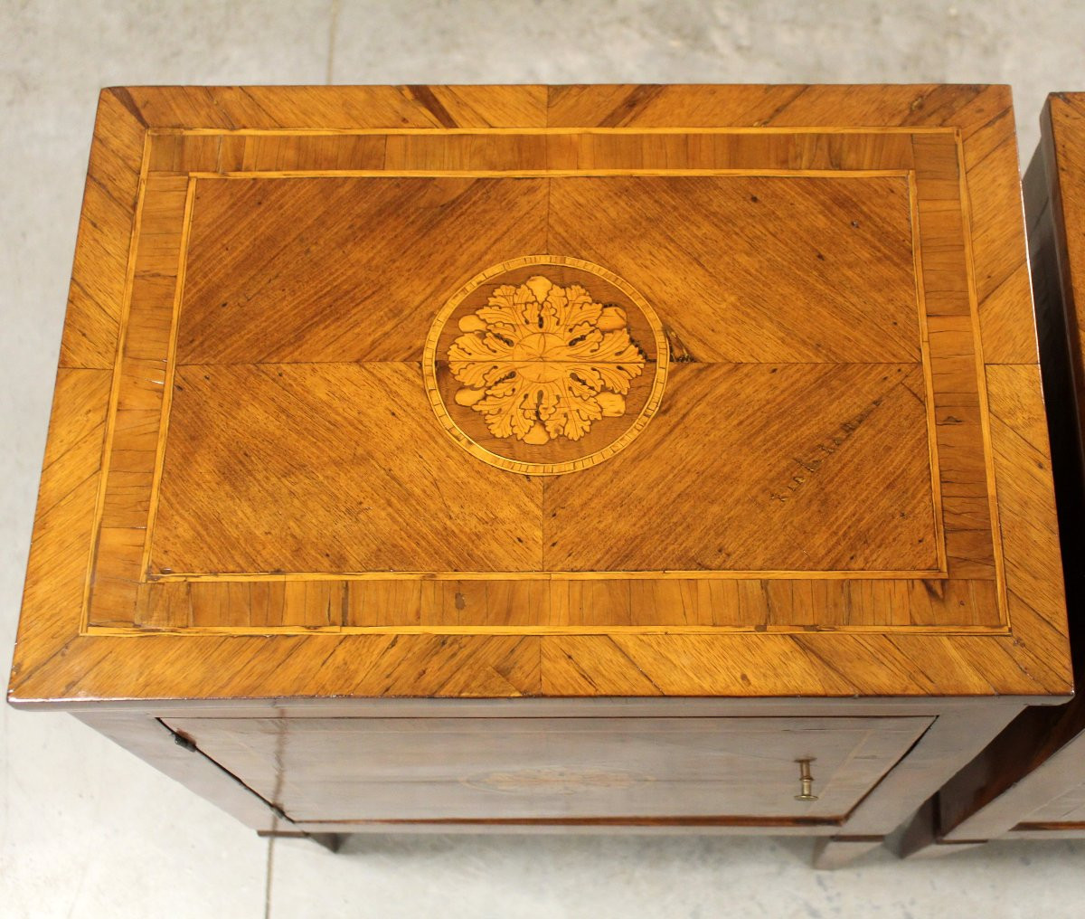 Antique Pair Of Louis XVI Bedsides Nightstands Tables In Walnut And Marquetry - Italy 18th-photo-4