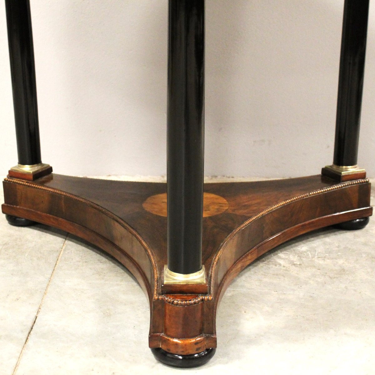 Ancien table ronde d'époque Empire en noyer et marqueterie - Italie 19ème-photo-4