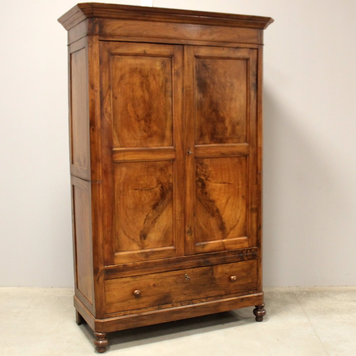 Antique Louis Philippe Cabinet Wardrobe In Walnut - Italy 19th-photo-2