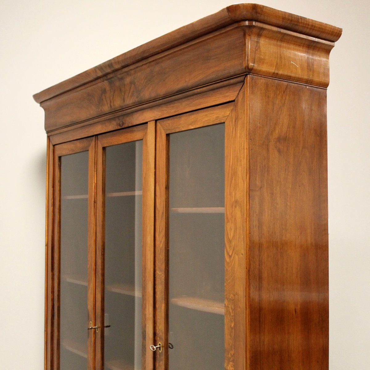 Ancien bibliothèque vitrine à 3 portes d'époque Louis Philippe en noyer - 19ème-photo-2
