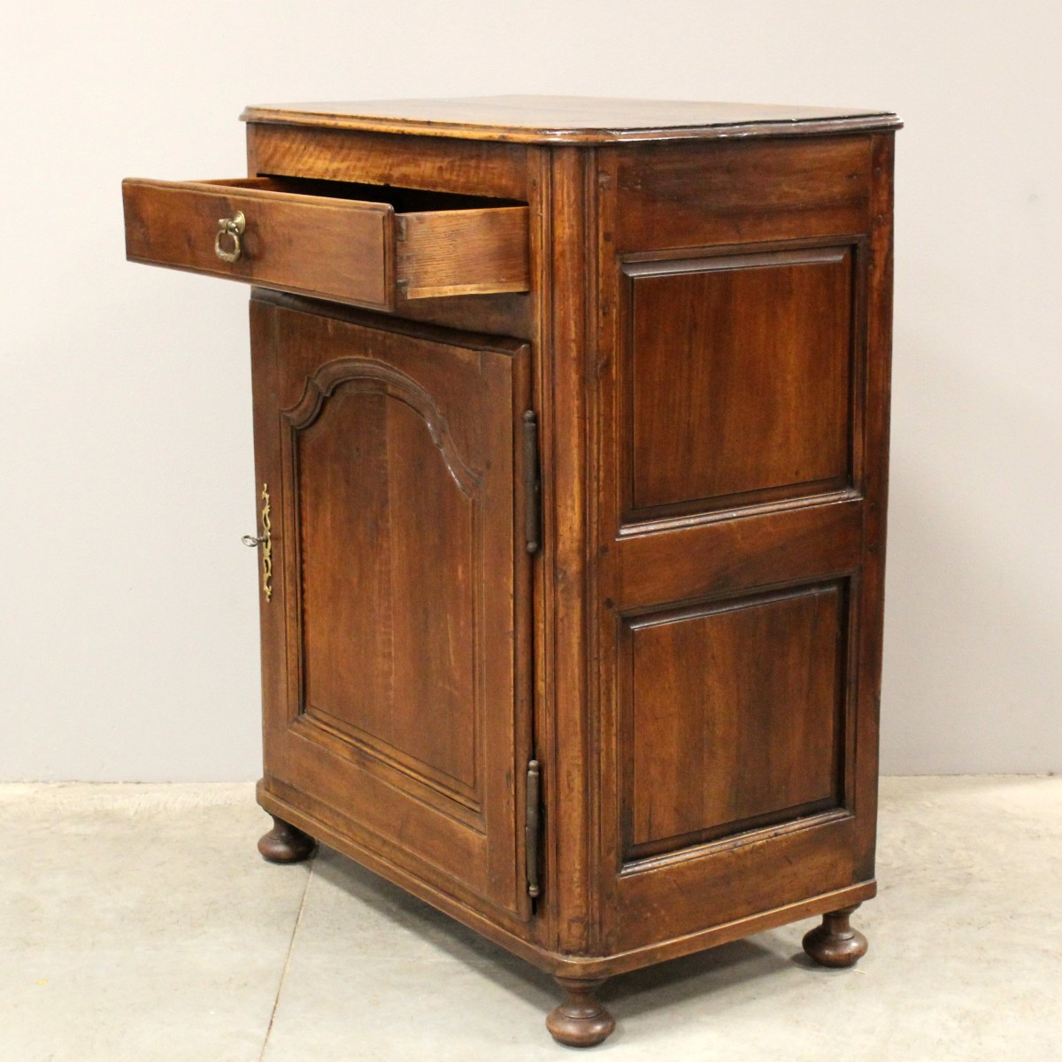 Ancien buffet 1 porte d'époque Louis XV en noyer - 18ème-photo-4