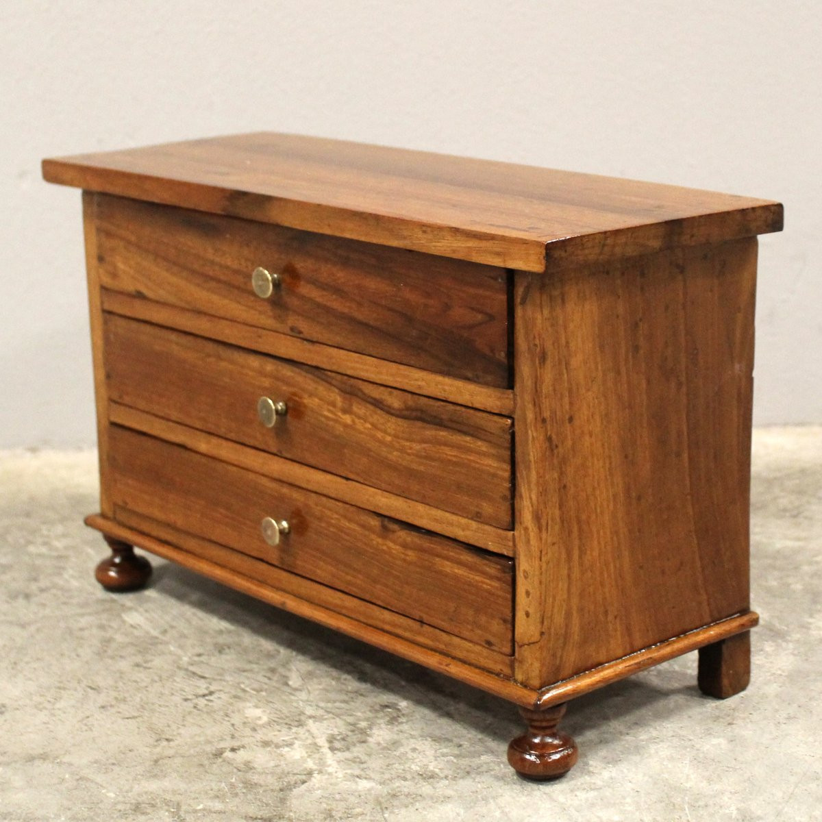 Ancien miniature commode de maîtrise en noyer - Italie 19ème-photo-4