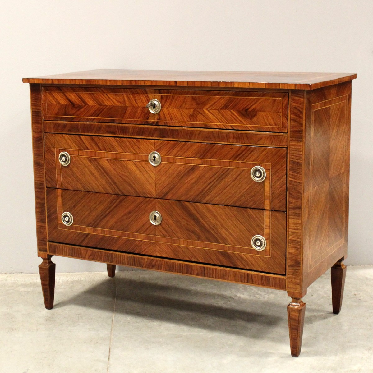 Ancien commode Louis XVI en noyer et marqueterie - Italie 19ème