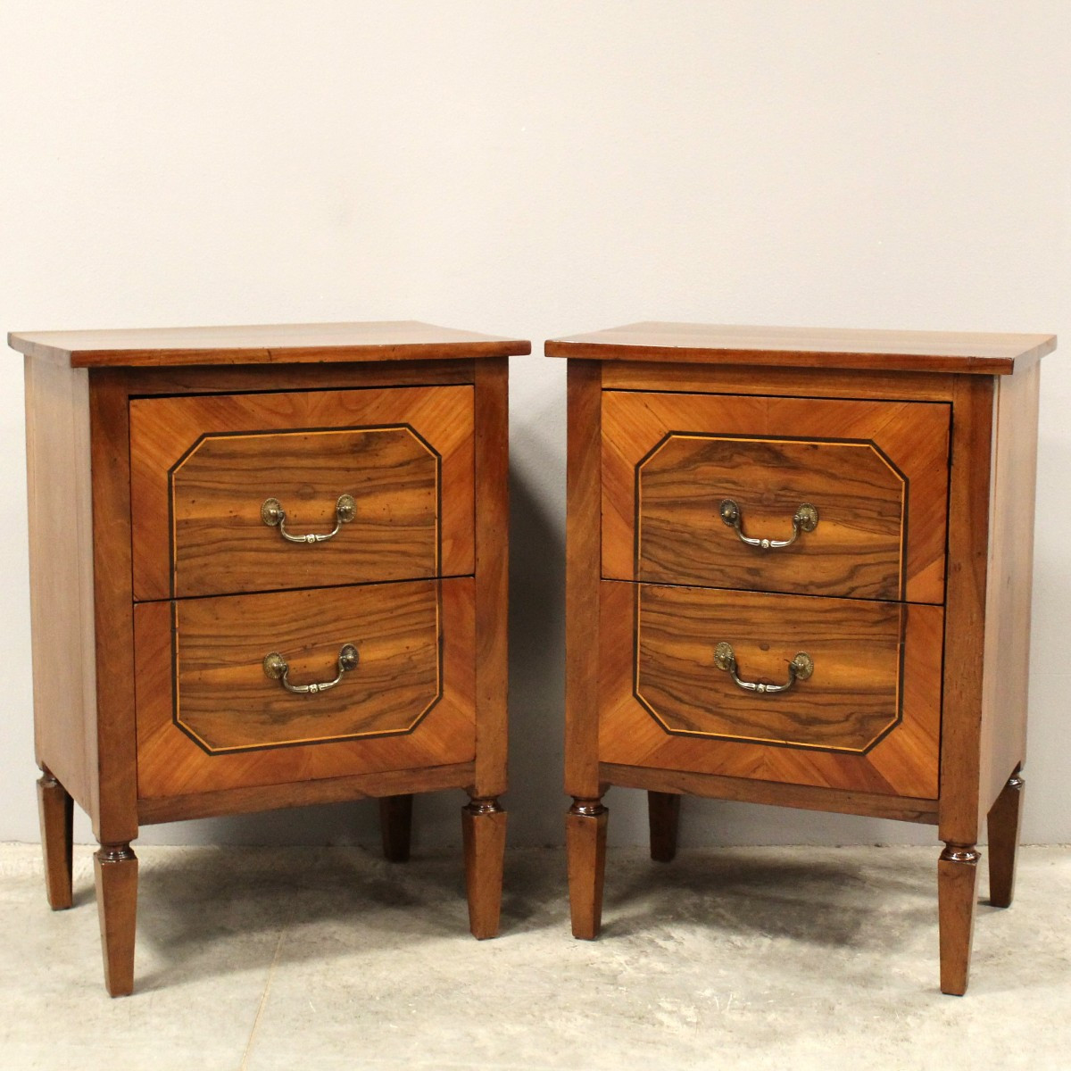 Antique Pair Of Louis XVI Bedsides Nightstands Tables In Walnut And Marquetry - Italy 18th