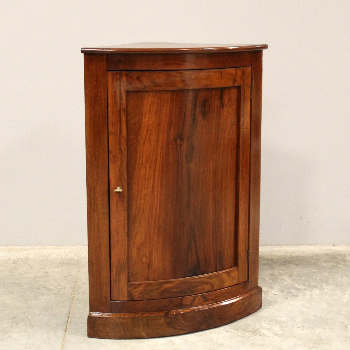 Ancien encoignure table de chevet d'époque Louis Philippe en noyer - Italie 19ème-photo-2